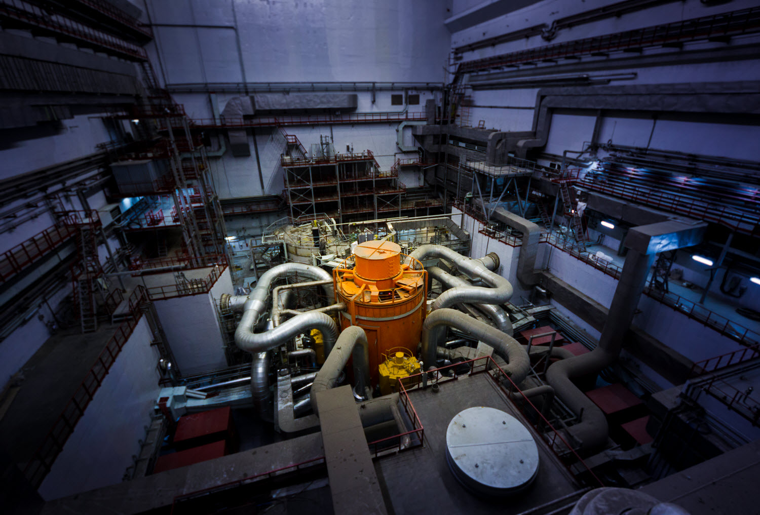 Первая в мире аэс на быстрых нейтронах. Белоярская АЭС БН 600. БН-600 реактор Белоярская. Белоярская АЭС БН 800. Белоярская АЭС энергоблок БН-800.