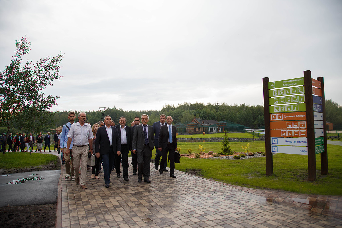 Открытие белгород. Директор Белгородского зоопарка. Зоопарк Белгород Бабушкин дворик расписание.