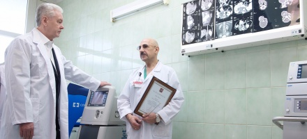 Сергей Собянин поблагодарил доктора Шароева за уникальную операцию