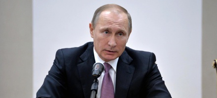 Президент России подписал Указ «О награждении государственными наградами Российской Федерации военнослужащих Вооруженных Сил Российской Федерации», 25 ноября 2015 года © www.kremlin.ru