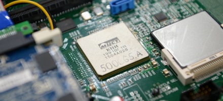 «Росэлектроника» начала выпуск тестовой партии «Эльбрус 101-РC»