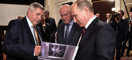 Владимир Путин встретился с командой фильма «Салют-7»